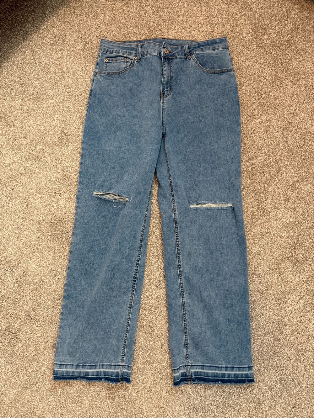 Classic High-Rise Straight Leg Jeans in Blue with Knee Distress Size 14 GUC
